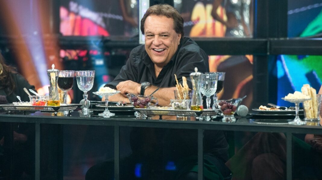 fotos:-familia-e-amigos-se-despedem-de-dennis-carvalho-no-rio