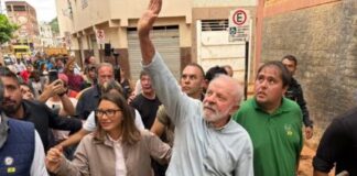 Lula visita áreas afetadas pelas chuvas em MG e garante recuperação de tudo: “Nós vamos ajudar” lula-visita-areas-afetadas-pelas-chuvas-em-mg-e-garante-recuperacao-de-tudo:-“nos-vamos-ajudar”
