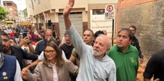 lula-visita-cidades-atingidas-por-chuvas-na-zona-da-mata-mineira-neste-sabado;-veja-imagens