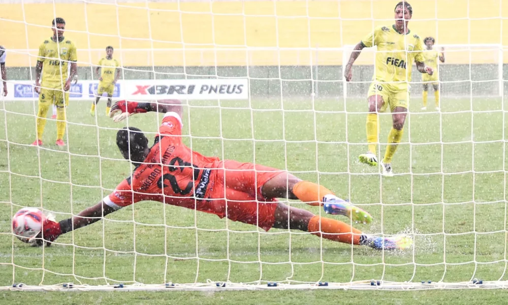 galvez-goleia-o-vasco-e-garante-vaga-nas-semifinais-do-acreanao-sicred