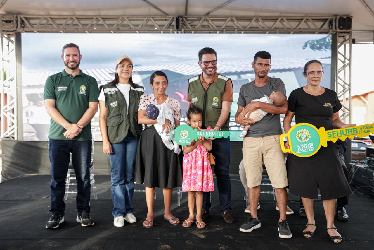 governador-e-vice-entregam-80-casas-do-populares-na-cidade-do-povo