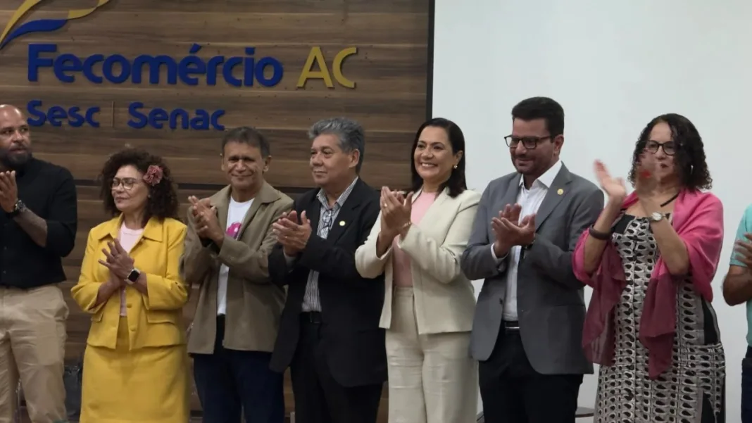 ao-lado-de-ministra,-gladson-agradece-lula-por-investimentos-no-acre:-“apoio-que-tem-nos-dado”