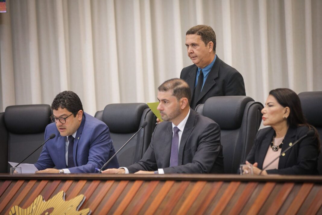 aleac-aprova-recursos-para-o-futebol-acreano,-altera-ldo-e-aprova-requerimentos-de-fiscalizacao-e-audiencia-publica
