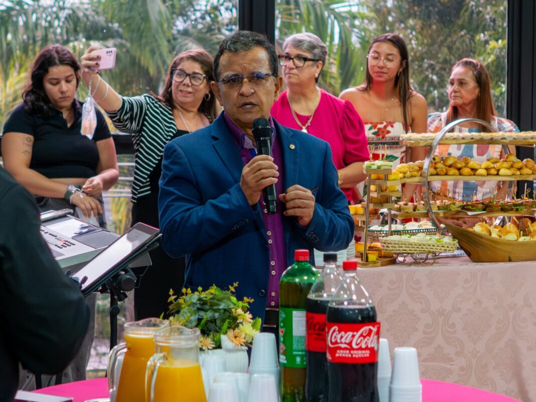 mesa-diretora-da-aleac-homenageia-servidoras-com-cafe-da-manha-pelo-dia-internacional-da-mulher