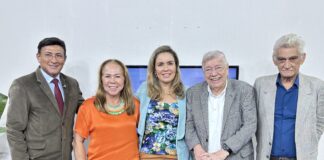 Jornalista Mirla Miranda é a convidada do Tribuna Livre desta segunda-feira; em uma sabatina afiada Mirla não foge aos questionamentos. Confira… jornalista-mirla-miranda-e-a-convidada-do-tribuna-livre-desta-segunda-feira;-em-uma-sabatina-afiada-mirla-nao-foge-aos-questionamentos.-confira…