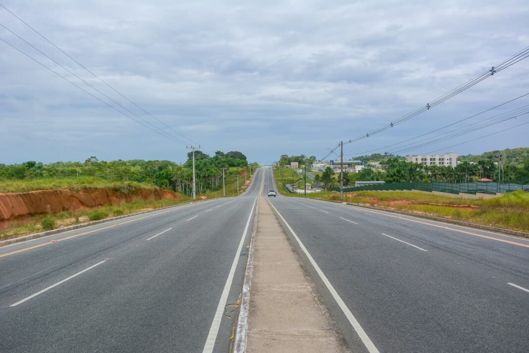 governo-investe-mais-de-r$-61-milhoes-na-restauracao-da-rodovia-ac-405,-no-vale-do-jurua