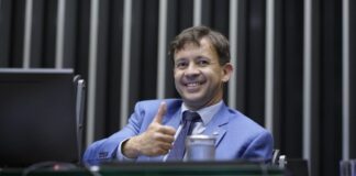 Após mobilização de jovens, Velloso destina R$ 400 mil para pista de skate em Acrelândia apos-mobilizacao-de-jovens,-velloso-destina-r$-400-mil-para-pista-de-skate-em-acrelandia