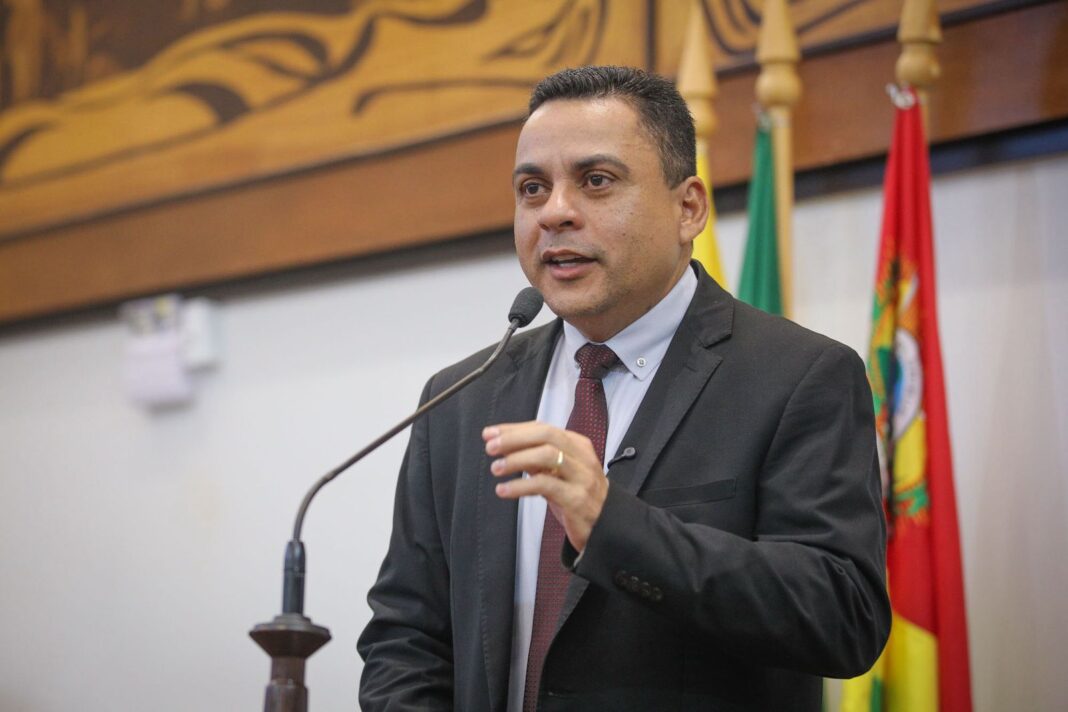 gilberto-lira-agradece-convite-do-mdb-e-destaca-retomada-do-projeto-guarda-mirim-em-sena-madureira