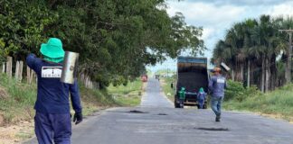 No Vale do Juruá, Deracre vistoria AC-198 e executa operação tapa-buraco na AC-407 no-vale-do-jurua,-deracre-vistoria-ac-198-e-executa-operacao-tapa-buraco-na-ac-407