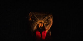 inspirada-em-jorge-ben-jor,-atriz-marina-esteves-apresenta-monologo-“magnolia”-no-rio-de-janeiro