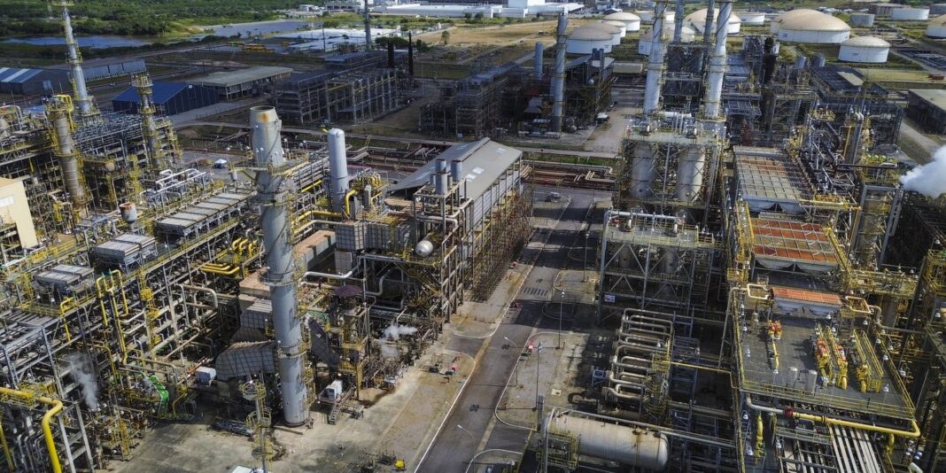 petrobras-reajusta-preco-do-diesel-em-r$-0,38-por-litro