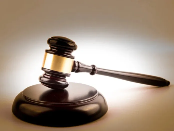 no-acre,-justica-nega-pedido-de-pai-adotivo-para-dividir-pensao-com-suposto-pai-biologico;-entenda