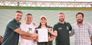 vice-governadora-mailza-anuncia-mais-de-r$-11-milhoes-em-investimentos-para-assis-brasil-e-assina-ordem-de-servico-para-construcao-de-25-casas-populares