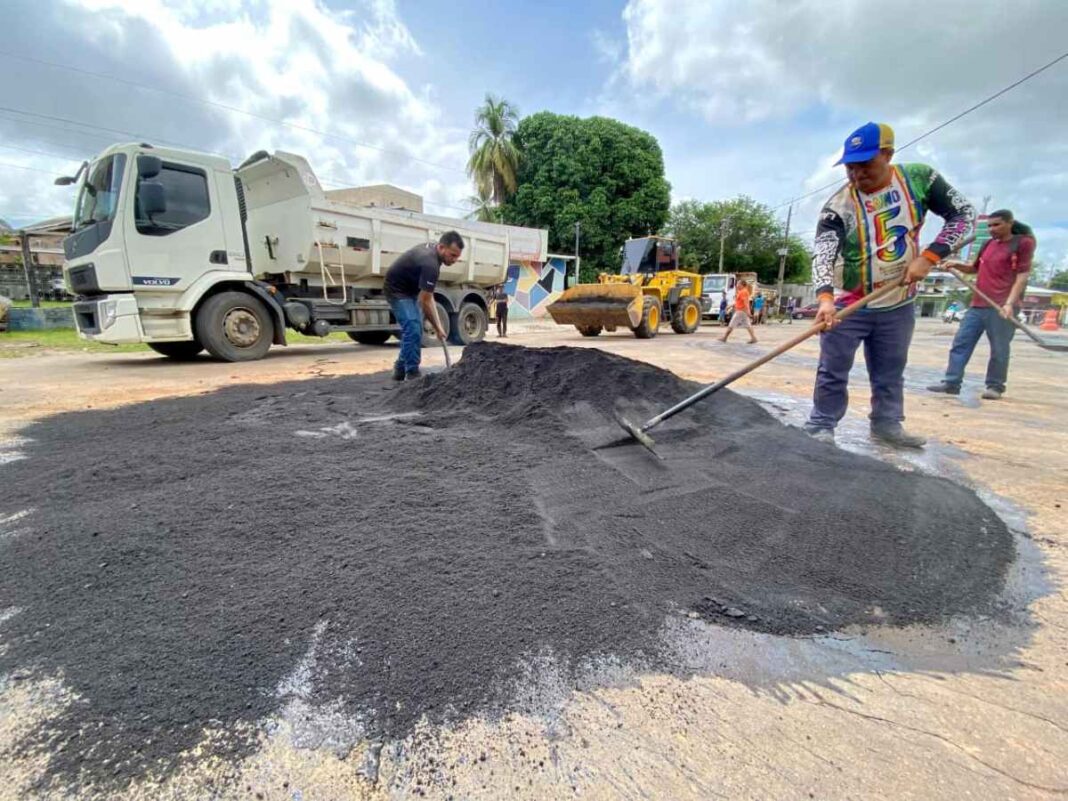 prefeitura-de-cruzeiro-do-sul-usa-60-toneladas-de-asfalto-na-sexta-feira-e-sabado-na-operacao-tapa-buracos