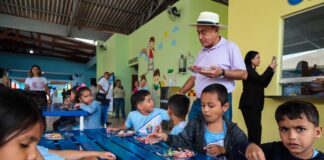 prefeitura-de-rio-branco-abre-oficialmente-ano-letivo-de-2026-com-entrega-de-material-e-fardamento-escolar