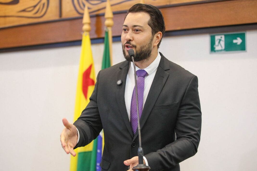 emerson-jarude-critica-governo,-defende-servidores-e-elogia-saida-de-eduardo-ribeiro-da-base