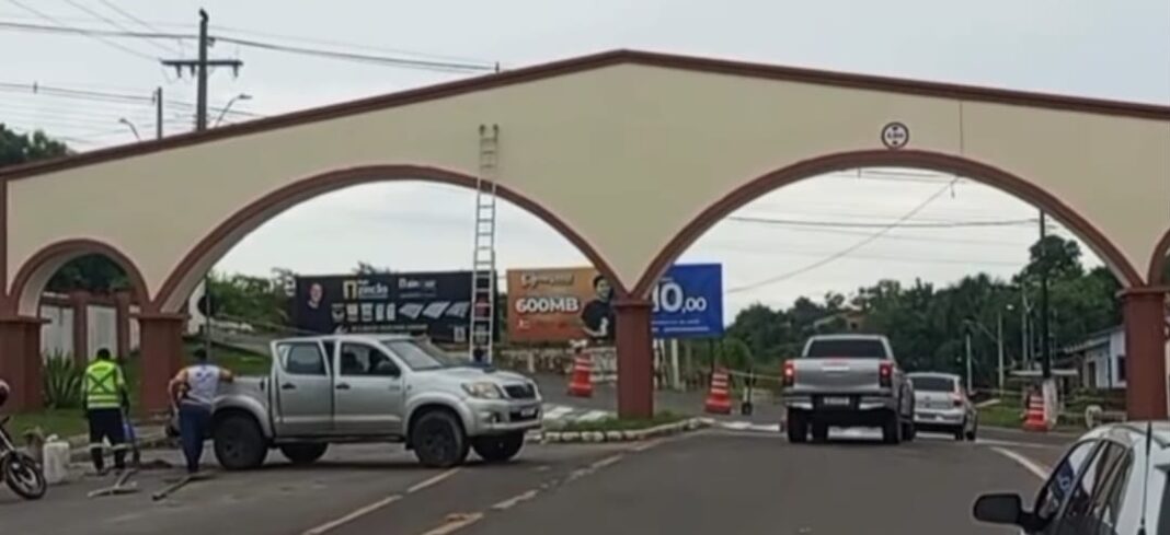 portal-da-avenida-coronel-mancio-lima-recebe-ajustes-finais-apos-colisao