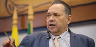 manoel-moraes-preve-envio-de-proposta-para-servidores-e-minimiza-impacto-de-saidas-na-base-no-acre