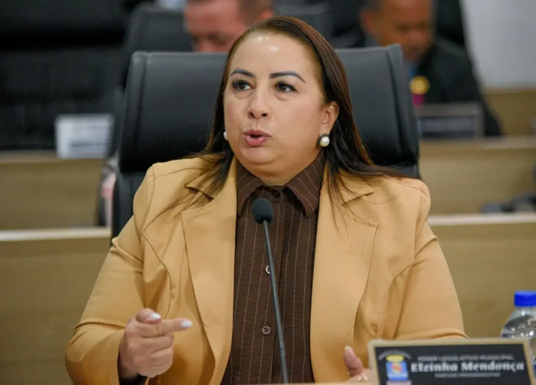 anteprojeto-de-elzinha-propoe-secretaria-municipal-da-mulher-em-rio-branco