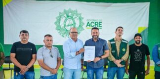 Governo do Acre entrega ginásio, kits escolares e anuncia investimentos que ultrapassam R$ 3 milhões na Educação de Santa Rosa governo-do-acre-entrega-ginasio,-kits-escolares-e-anuncia-investimentos-que-ultrapassam-r$-3-milhoes-na-educacao-de-santa-rosa