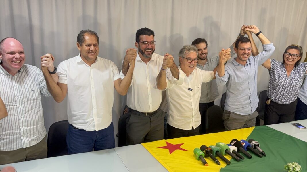 jorge-viana-retorna-ao-acre,-confirma-candidatura-ao-senado-e-diz:-“manda-a-tristeza-embora-nossa-alegria-voltou.”