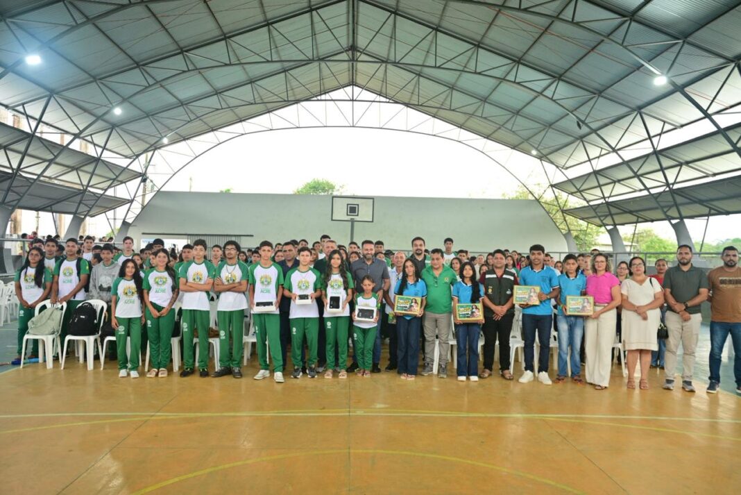 estado-autoriza-obras-em-escolas-e-entrega-kits-para-estudantes-de-marechal-thaumaturgo