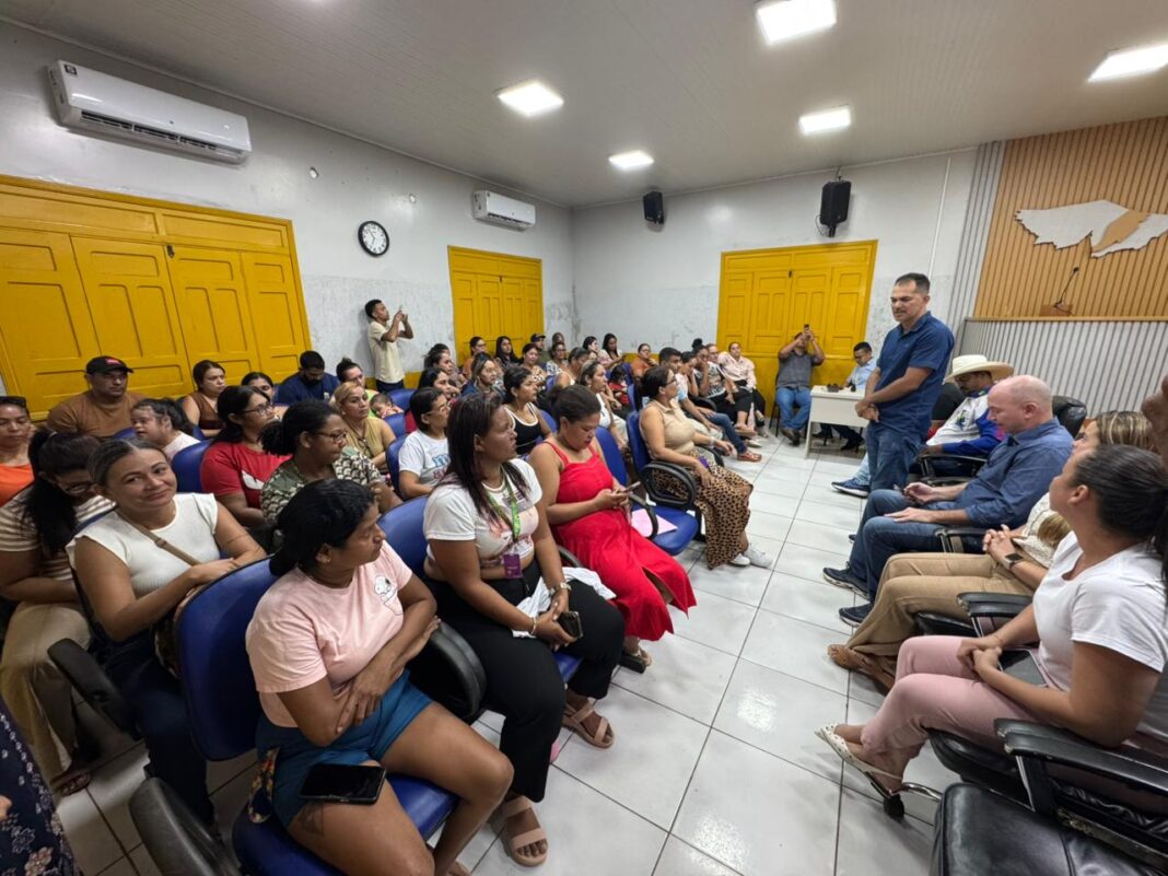 em-reuniao-com-prefeito,-mae-desabafa-e-cobra-mediador-para-o-filho-em-sena