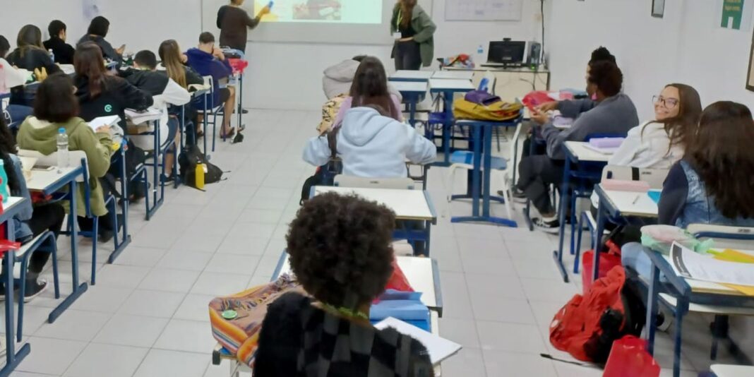 numero-de-alunos-de-ensino-superior-aumenta-em-2023-e-2024