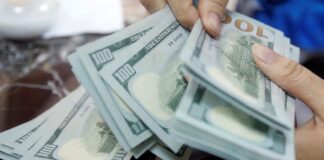 dolar-sobe-a-r$-5,30,-e-ibovespa-cai-2,25%-com-tensao-global