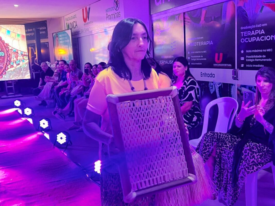 feira-de-artesanato-da-prefeitura-de-cruzeiro-do-sul-tem-desfile-como-destaque-no-terceiro-dia