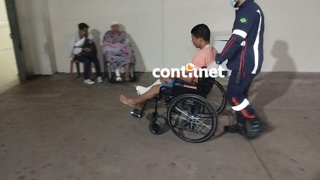 colisao-entre-moto-e-carro-deixa-casal-ferido-em-rio-branco