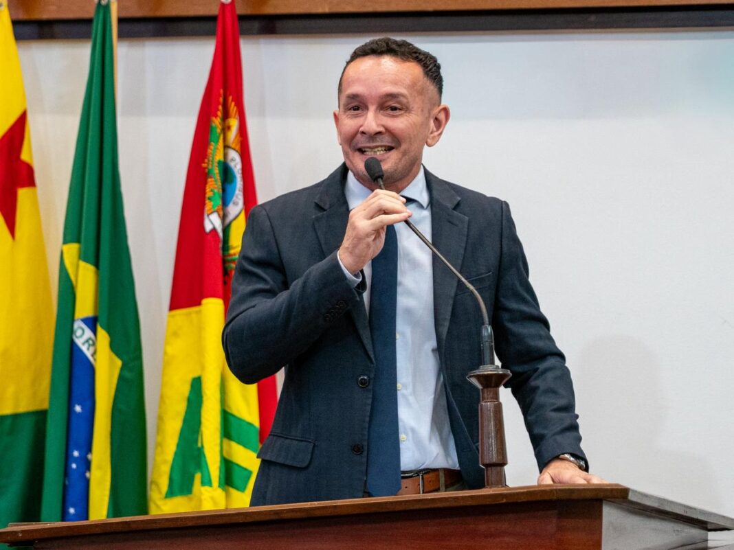 adailton-cruz-destaca-expectativa-por-projeto-para-servidores-e-anuncia-desfiliacao-partidaria