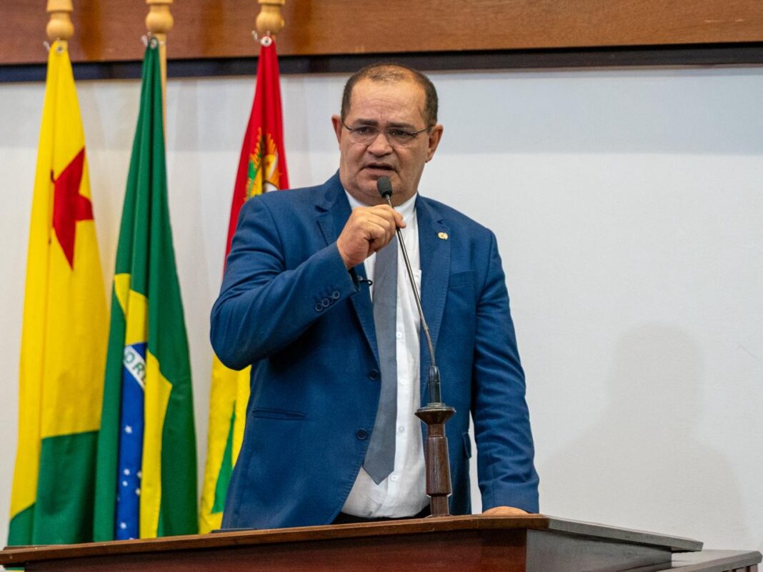 tanizio-sa-destaca-avancos-nas-negociacoes-com-servidores-e-reforca-apoio-a-trabalhadores-durante-sessao-na-aleac