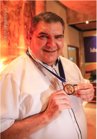 Roberto Vaz jornalismo Acre recebe medalha de mérito do Sebrae em Rio Branco