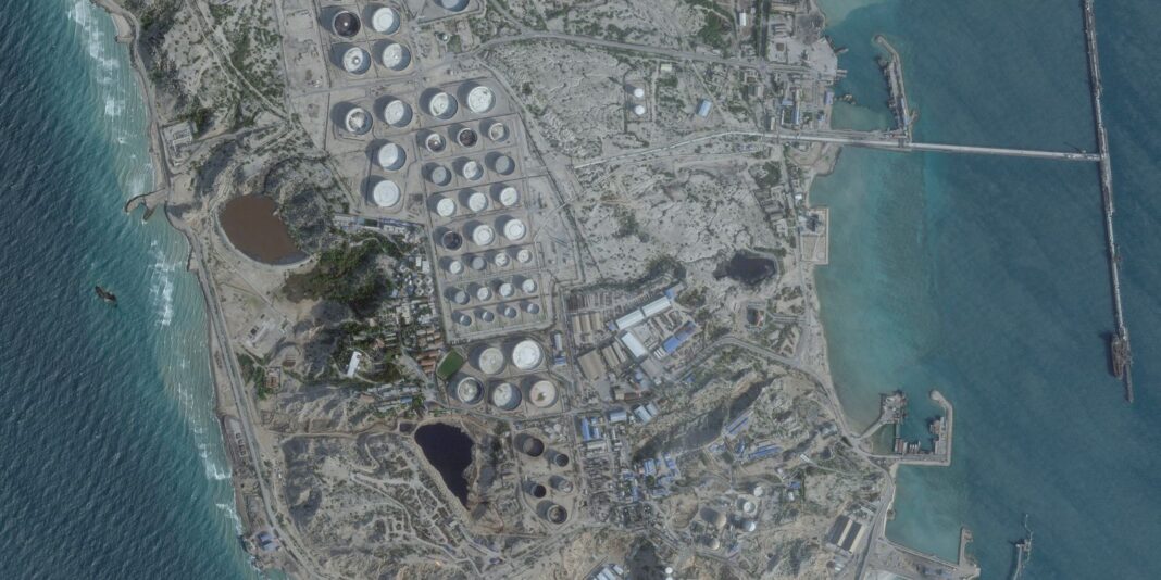 ira-incendeia-petroleiro-gigante-perto-de-dubai-apos-alertas-de-trump