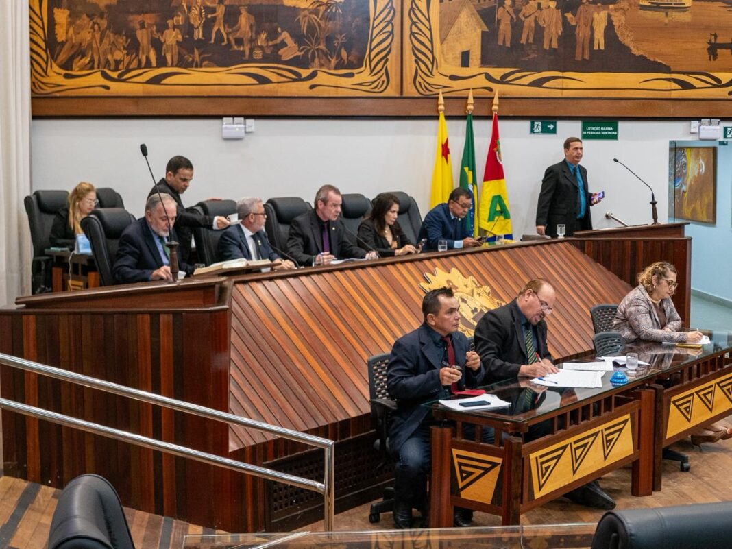 deputados-aprovam-projetos-do-executivo-voltados-a-modernizacao-da-gestao-publica,-tecnologia-e-controle-do-rebanho-no-acre