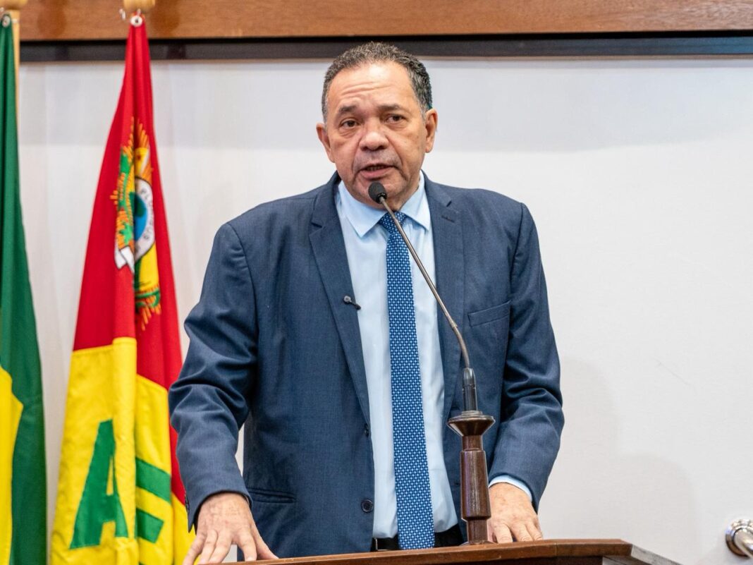 lider-do-governo-afirma-que-proposta-para-servidores-sera-analisada-e-votada-ainda-hoje-na-aleac