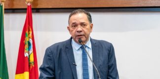 Líder do governo afirma que proposta para servidores será analisada e votada ainda hoje na Aleac lider-do-governo-afirma-que-proposta-para-servidores-sera-analisada-e-votada-ainda-hoje-na-aleac