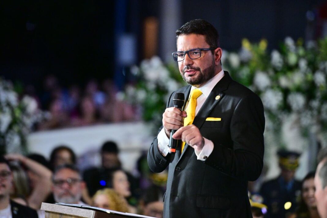 pronunciamento-do-governador-gladson-cameli-para-solenidade-de-transmissao-do-cargo-de-governador-para-vice-governadora-mailza-assis