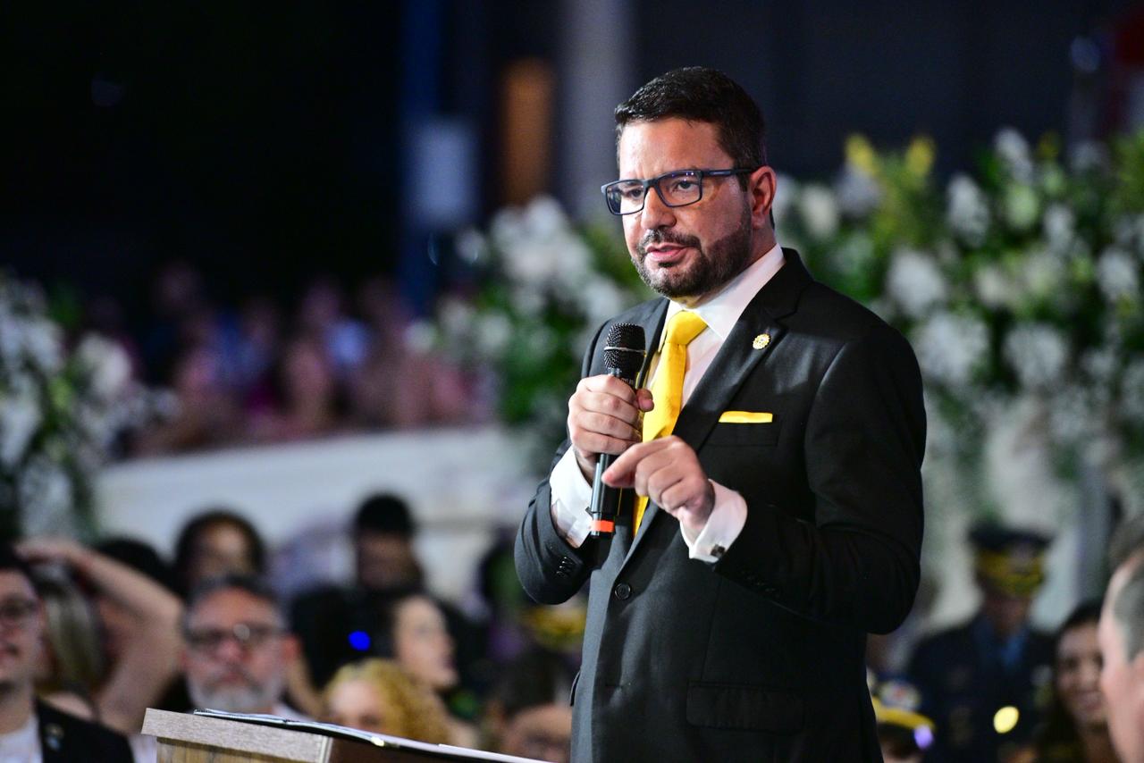 pronunciamento-do-governador-gladson-cameli-para-solenidade-de-transmissao-do-cargo-de-governador-para-vice-governadora-mailza-assis