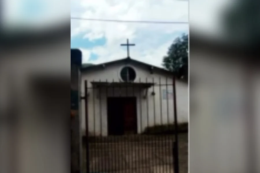igreja-e-invadida-e-transformada-em-boca-de-fumo-por-traficantes-no-rio