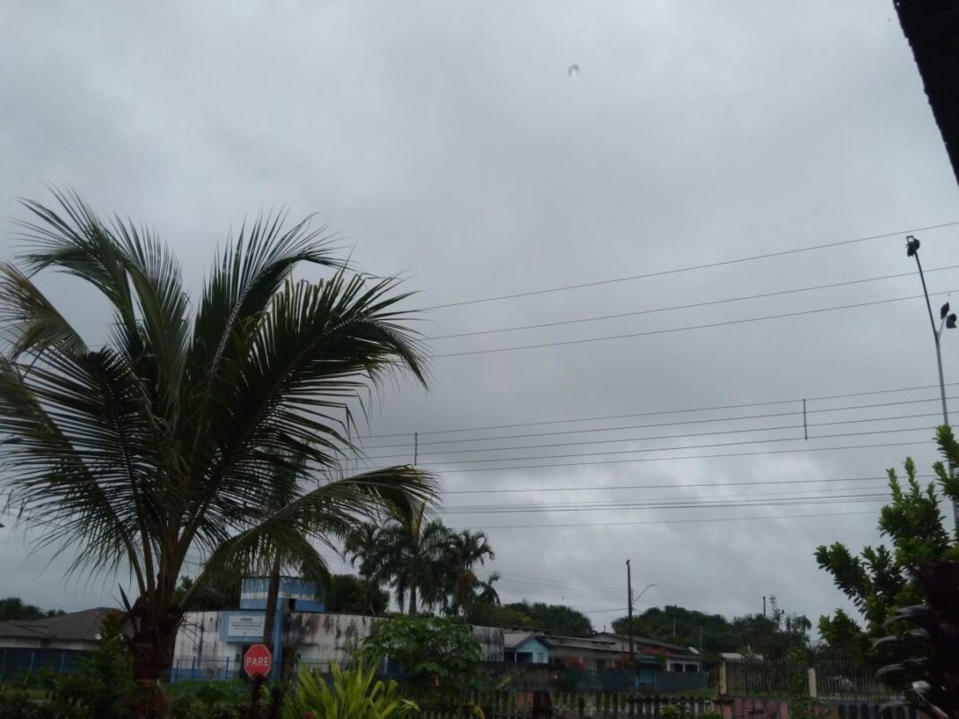 acre-tera-sabado-(4)-de-tempo-nublado-e-com-chance-de-chuvas,-diz-censipam