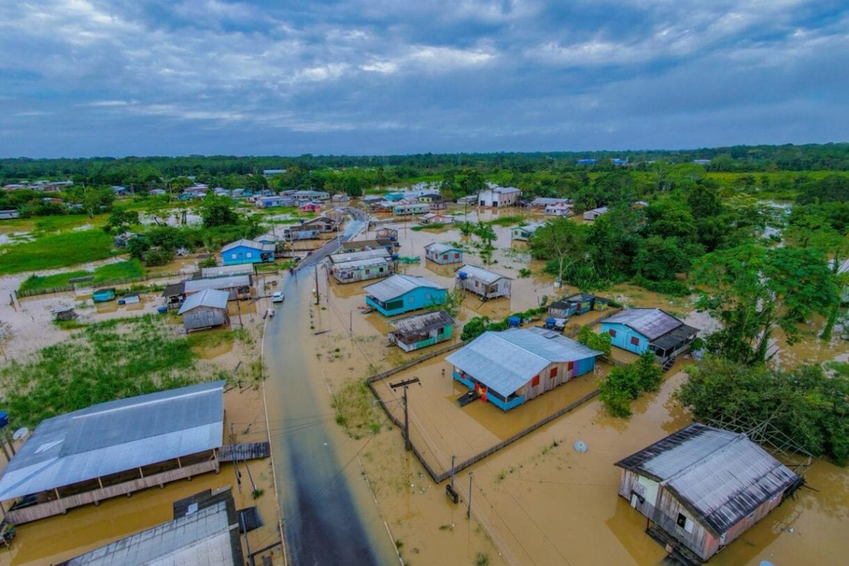 rio-jurua-se-aproxima-de-marcas-historicas-em-cruzeiro-do-sul;-tres-escolas-ja-servem-de-abrigo