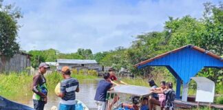 prefeitura-de-cruzeiro-do-sul-distribuira-mais-de-2-mil-galoes-de-agua-mineral-nesta-sexta-feira-para-familias-atingidas-pela-cheia-do-rio-jurua