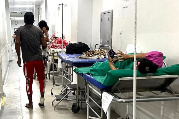 Corredor do Pronto-Socorro de Rio Branco durante atendimento no Acre