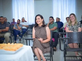 Estrutura do governo do Acre com tensão política interna e influência religiosa