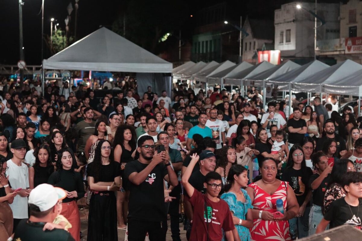 Público reunido no evento Fé na Missão no Calçadão da Gameleira Acre - Foto: Amanda Salles