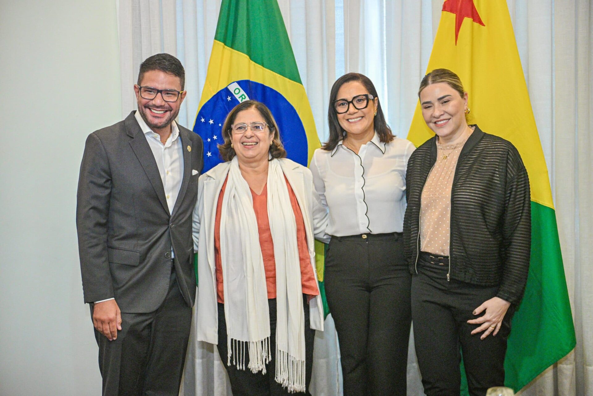 estrutura pública com cargo sendo tratado como posse no Acre