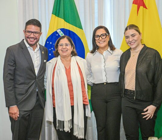 estrutura pública com cargo sendo tratado como posse no Acre
