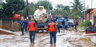 ruas alagadas em Rio Branco após chuva intensa no Acre